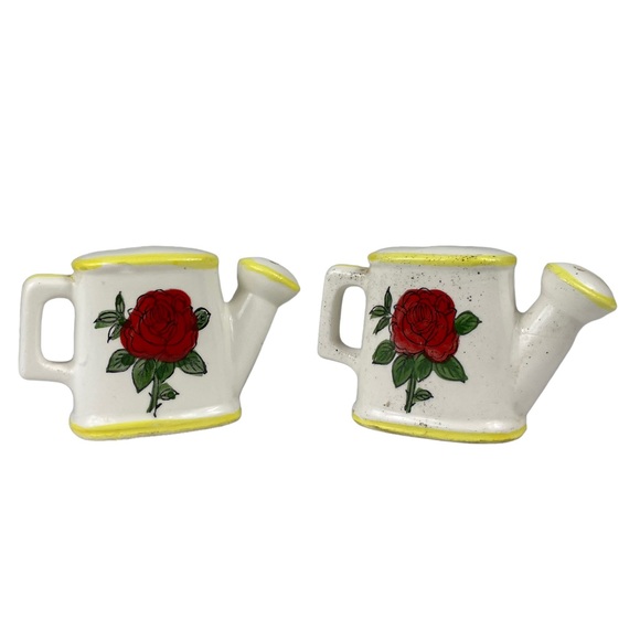 Vintage Cottagecore Floral Watering Pot Salt & Pepper Shaker Set Roses Yellow SP - Picture 2 of 10